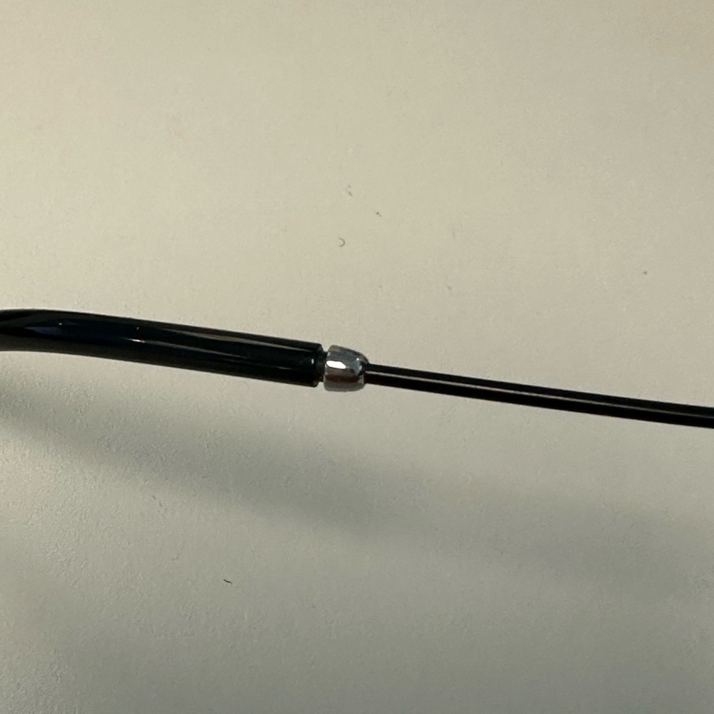 Stylish Diff Black Aviator Sunglasses - image 5